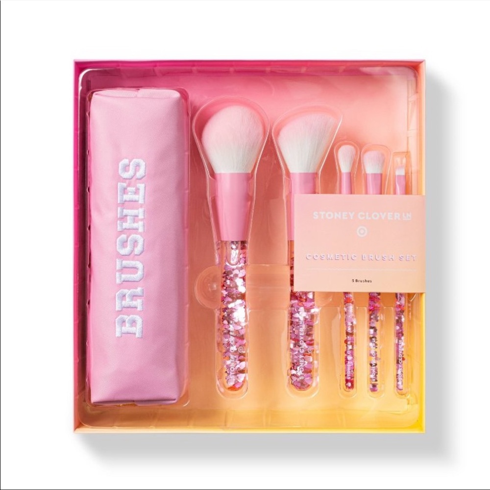 Stoney Clover Lane makeup brushes and sheet mask 💄